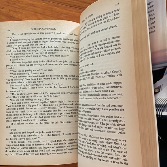 1st Edition 1st Print 1998 Patricia Cornwell Point of Origin hardcover book - Picture 11 of 12